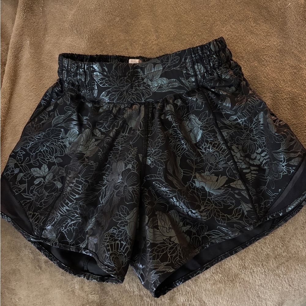 LULULEMON Iridescent Hotty Hot shorts